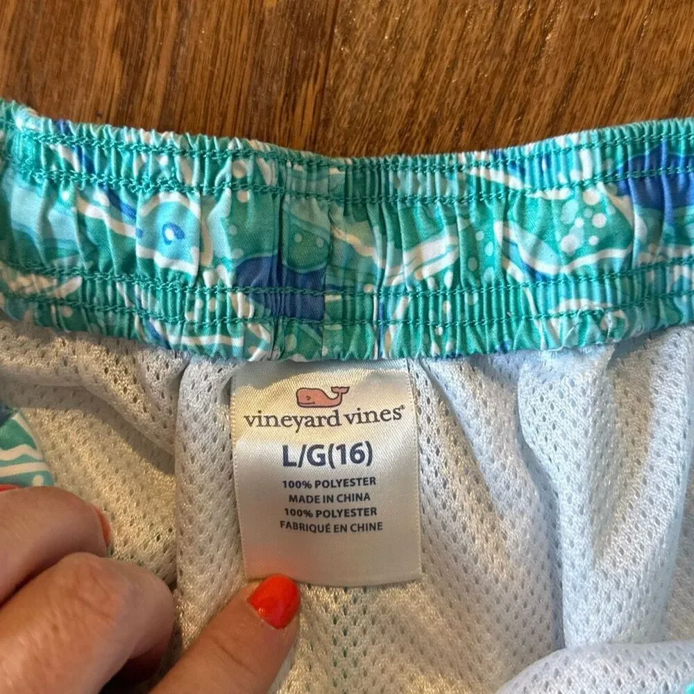Vineyard Vines boys fish print swim trunks large (16)